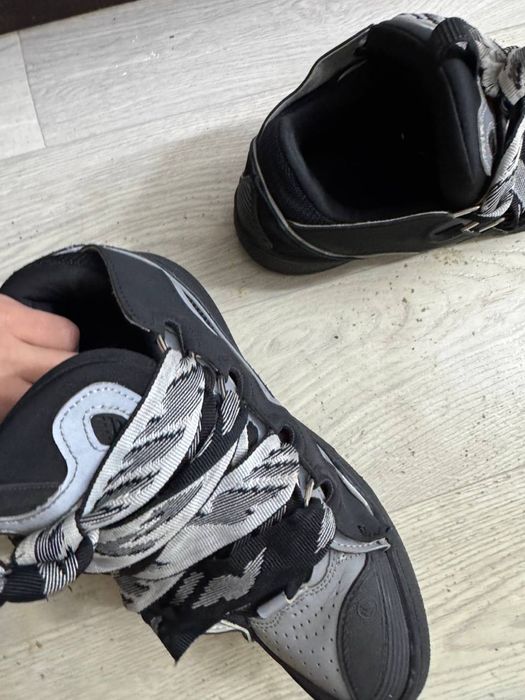 lanvin curb black-white