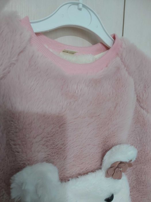 Кофта теплая верхняя для девочки очень мягкая и приятная на 2-3г НОВАЯ