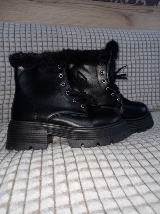 Продам ботинки осень