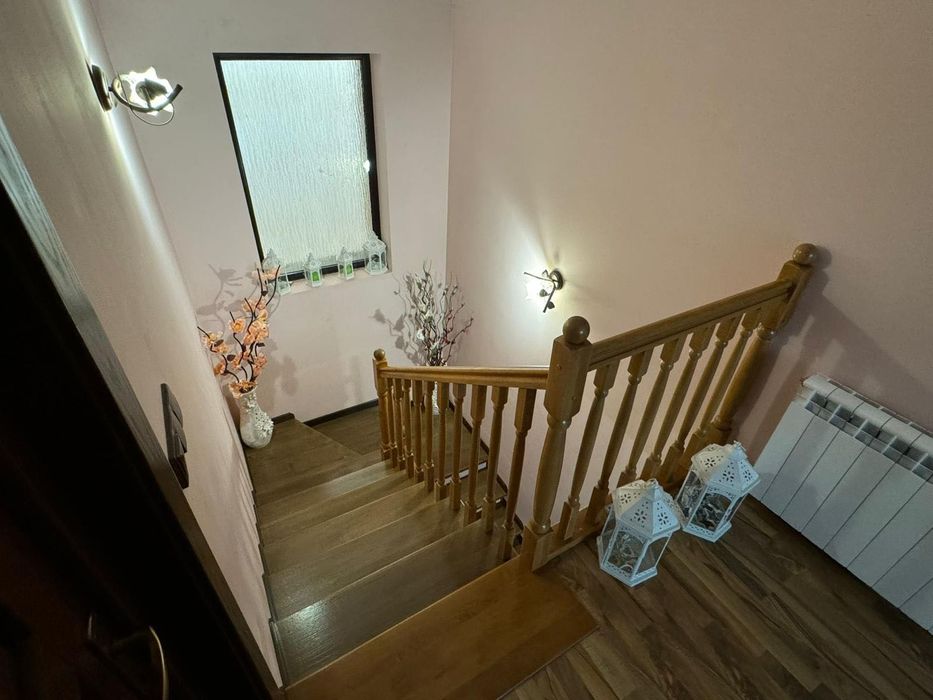 Vând casă ,în zona 14 Mai