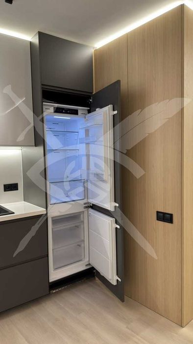 Дава се под наем Четиристаен апартамент в София, Оборище - 130 кв.м за 1680 € - Снимка #10