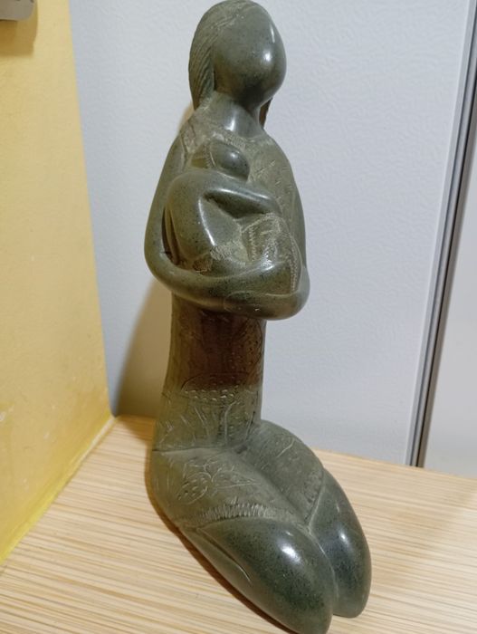 Sculptură steatit "Mama și copilul"