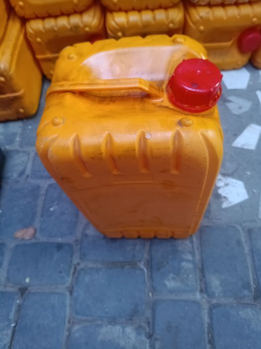 Канистры.          .