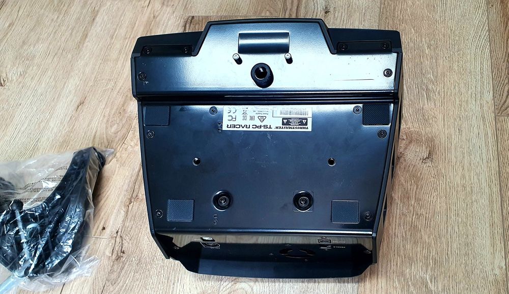 Volan Gaming Thrustmaster Ts-Pc Racer (Defect) pentru piese .