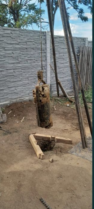 Foraje puțuri denisipari prelungiri piloni de susținere