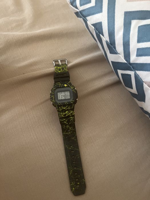 Часы такие классные светяттся