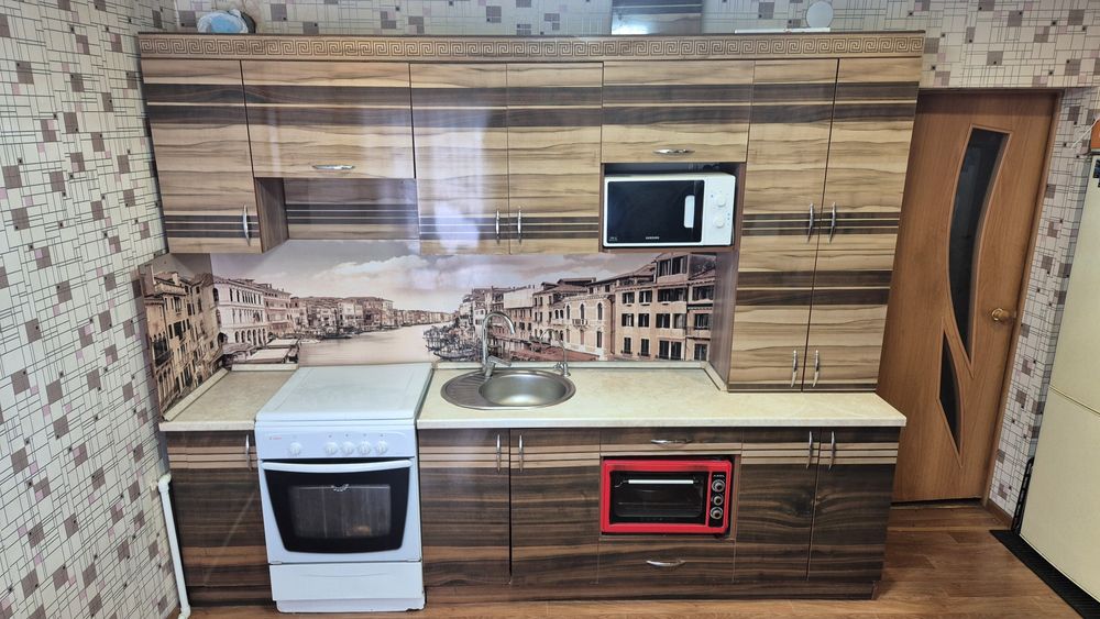 Продам кухонный гарнитур б/у