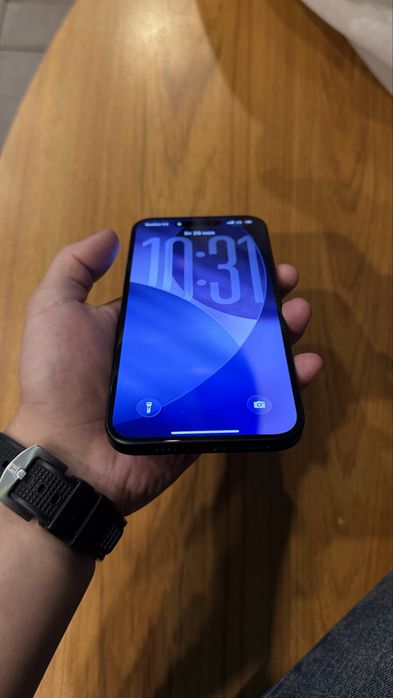 Продам Iphone 15+
