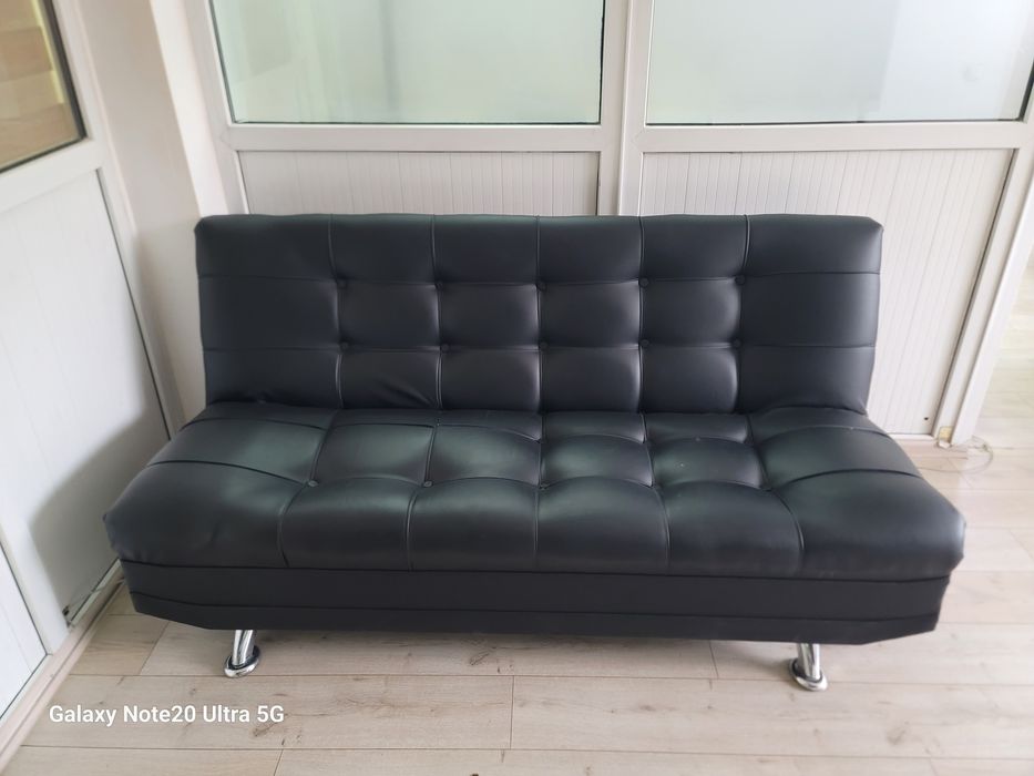 Диван кожаный для офиса или дома