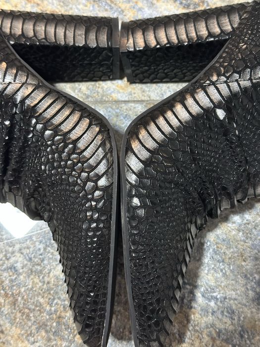 Botine elegante cu eticheta