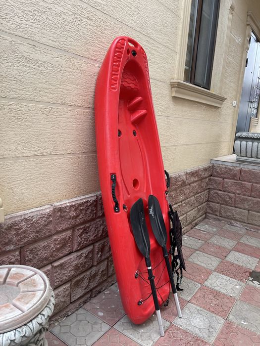 Продам пластиковую лодку (Каяк)