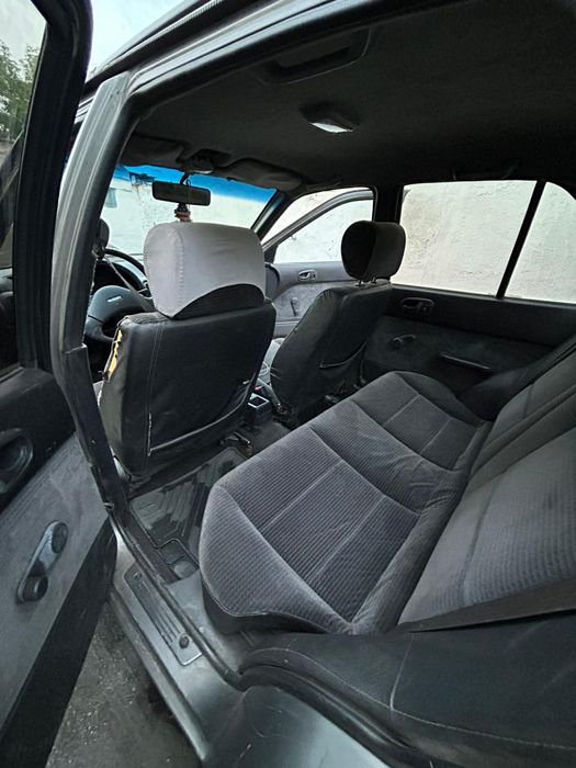 Suzuki swift 1993 года