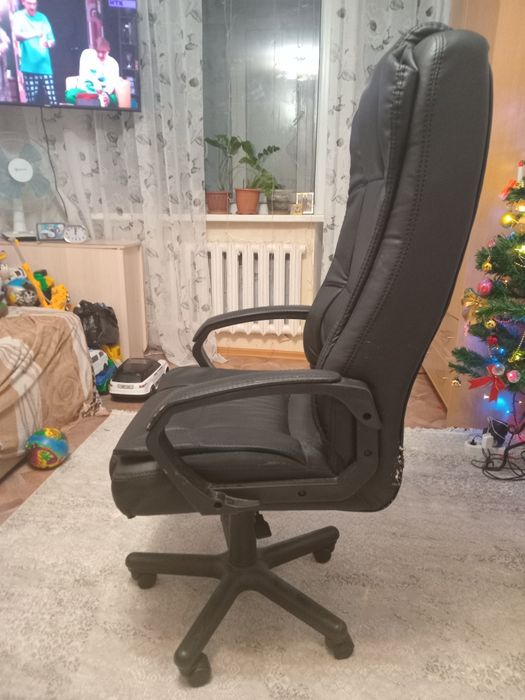 Кресло офисное продам