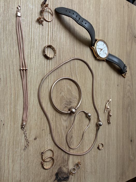 Лот бижута и часовник Tissot