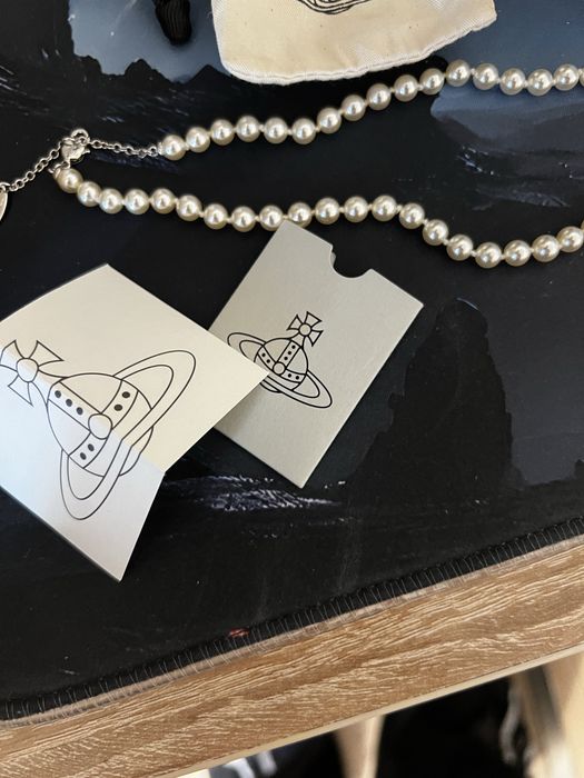 Colier Vivienne Westwood Mini Bas Relief Pearl Choker