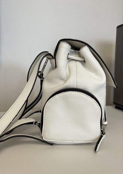 Guess рюкзак - сумка белый оригинал