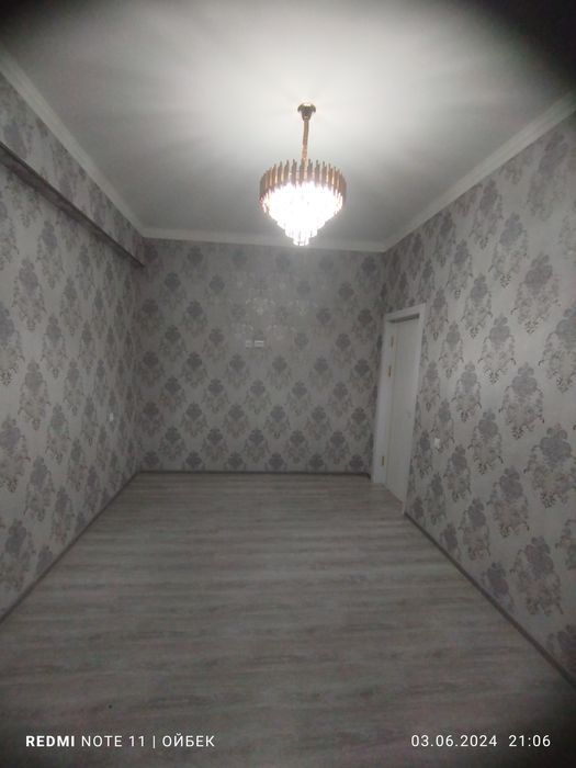 Квартира сотилади мулжал 10 мкр Нина кафени  оркасида  2 хона 50 КВ