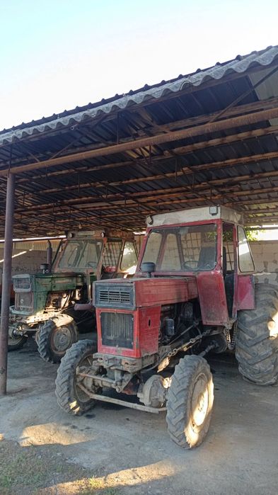 Vand 2 tractoare U651 forestier