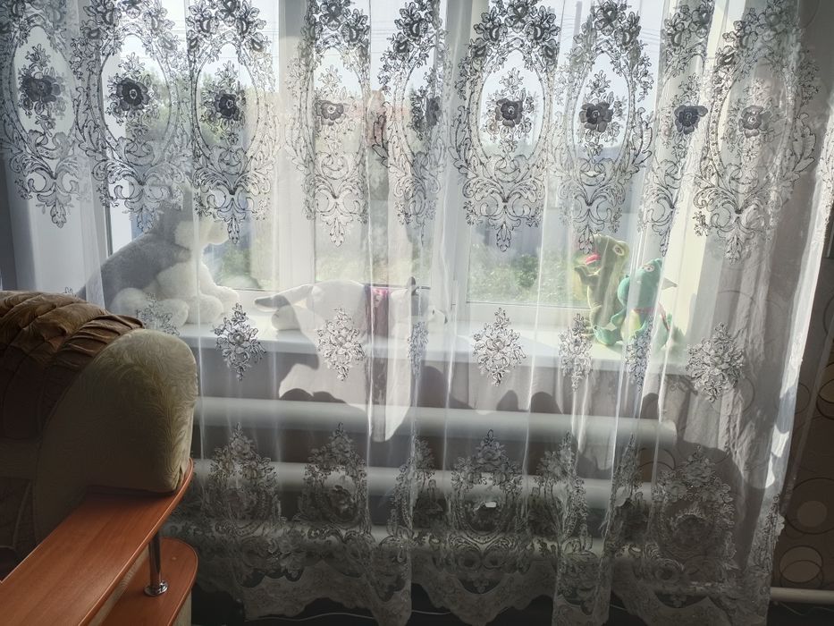 Продам готовую тюль на окно.