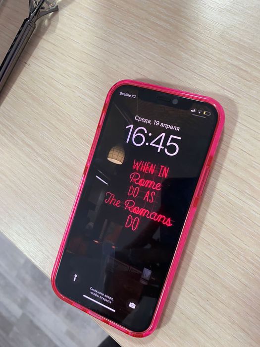 Продам Айфон 12 64гб