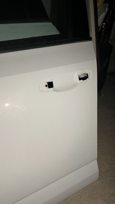 Продам двери оригинал skoda octavia