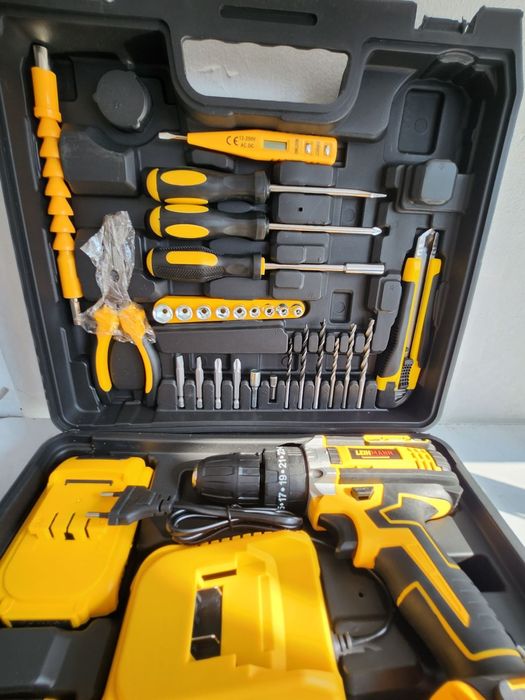 Комплект бормашина,  електрическа отвертка