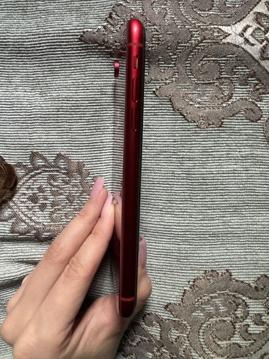 Iphone XR красный