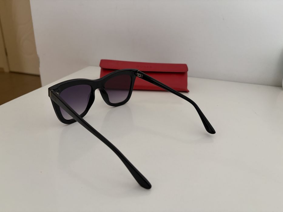 Слънчеви очила Guess