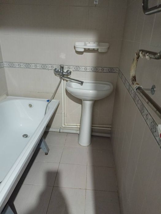 Продам раковину с пьедесталом