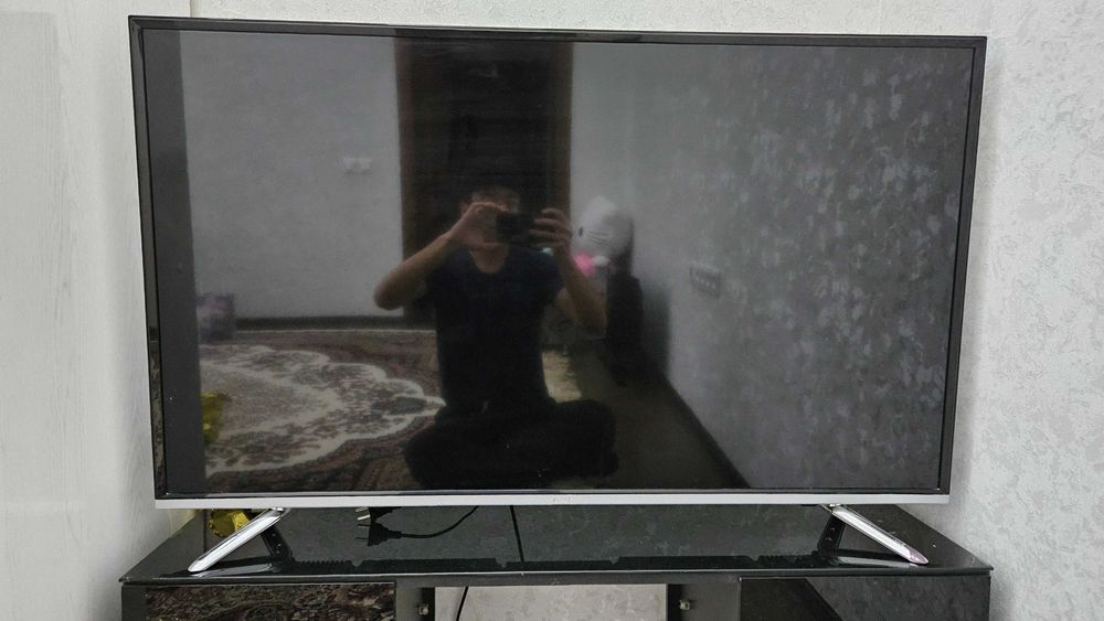 Телевизор Artel LED 39/9000 (+подставка под телевизор)