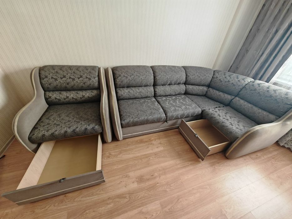 Продам диван угловой в отс