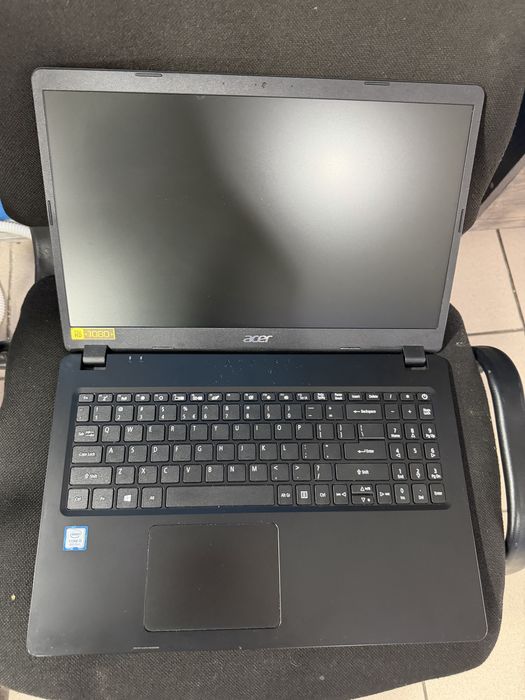 Vand laptop acer aspire 3 i5 8265u 8gb ssd 256gb full hd 15,6 inch