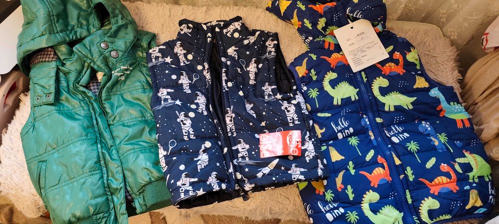 Детски елеци нови