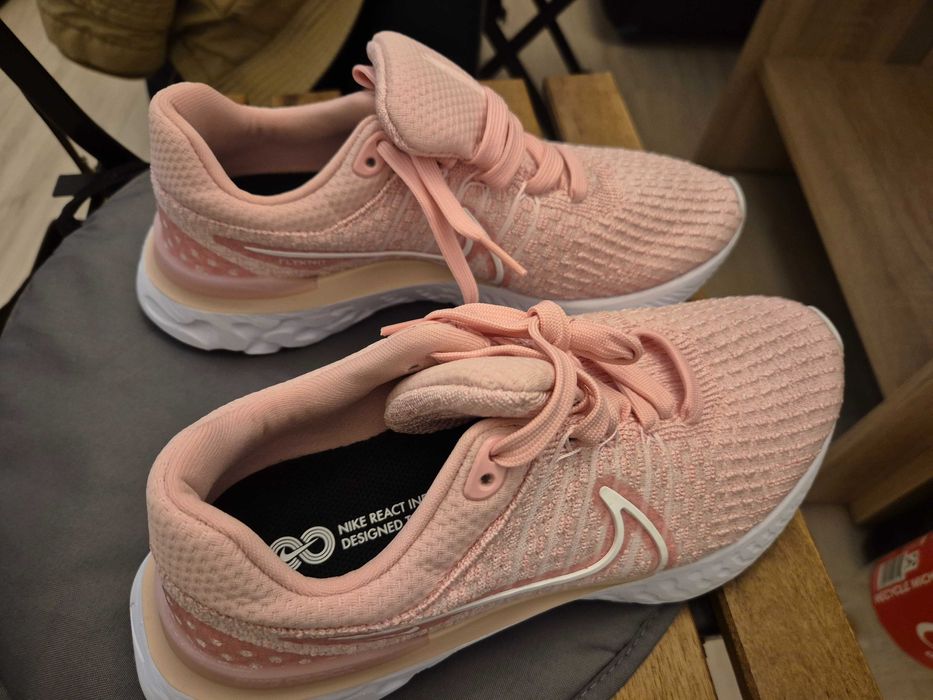 Маратонки Nike 38номер