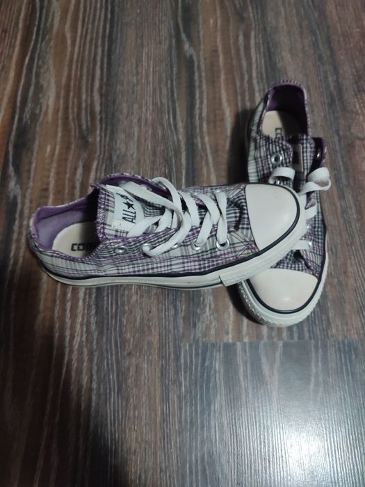 Adidașii damă converse , accept și schimb