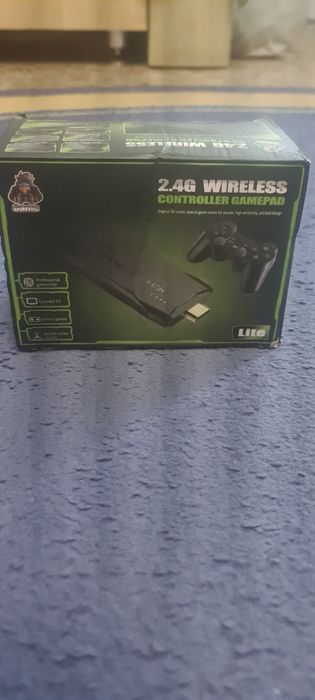 Приставка игровая.