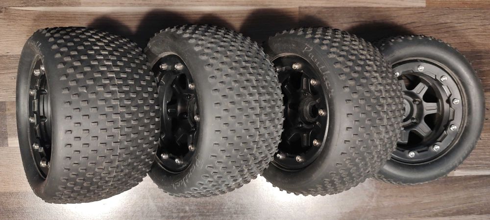 Set 4 roti automodel 1:8 Hex 17 beadlock