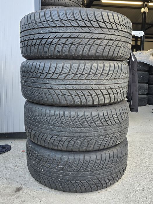 4 Броя 215/55/17 Bridgestone 2x7mm 2x5mm