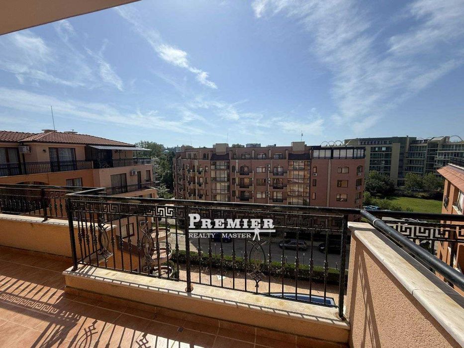 Двустаен апартамент с просторна тераса в северната част в Слънчев бряг