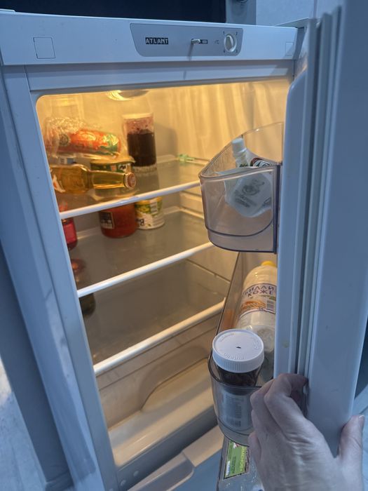 Холодильник жасап тұрған б/у