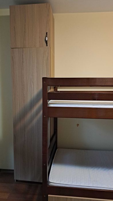 Двуетажно легло с чекмеджета, матраци, гардероб. Мебели за детска стая