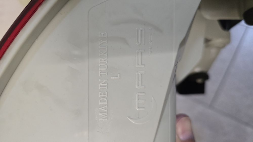 Продам стоп сигнал от Renault Fluence. Fluins