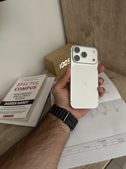 Vand iPhone 17 Pro Silver Factura/Garantie, 22 cicluri