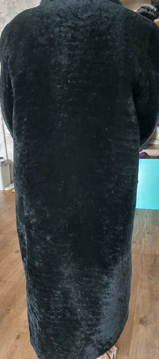 Продается  мутоновая шуба .