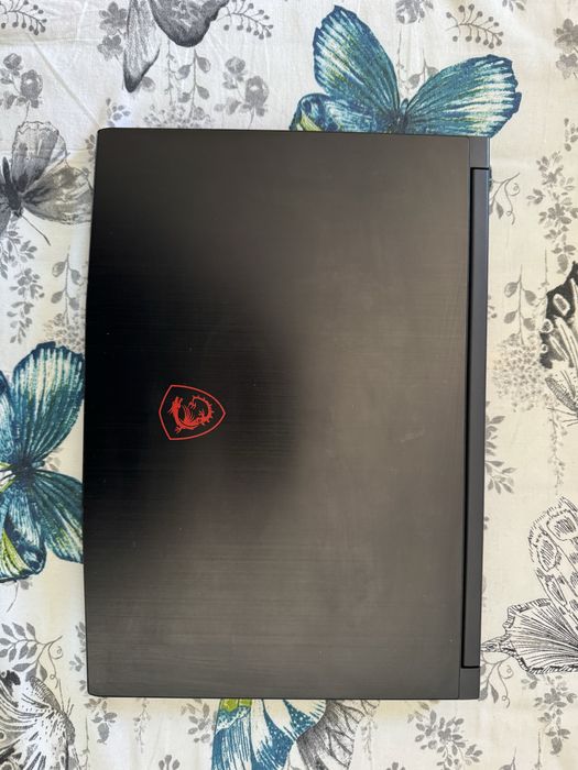 Laptop MSI GF63 Thin 11UC Gaming + Cooling Pad