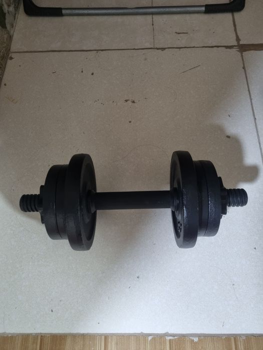 Продам гантель 9кг