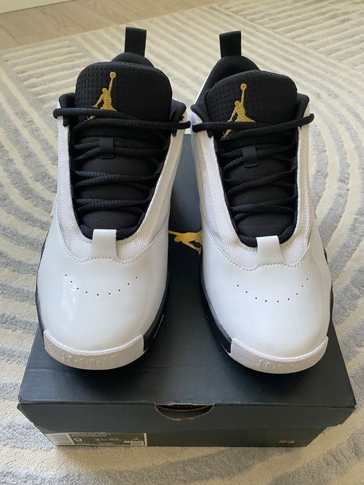 Кроссовки Jordan Max Aura 6