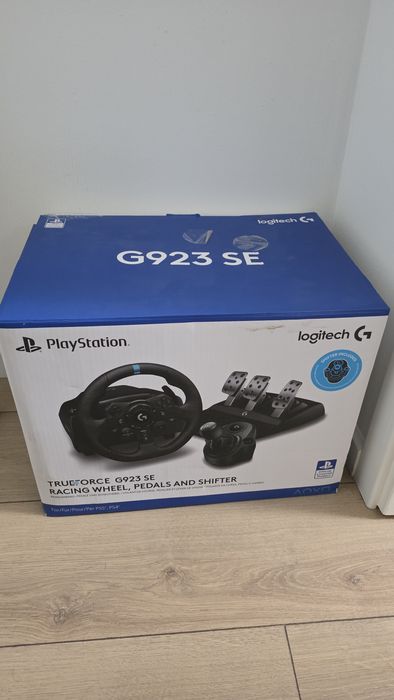 Volan gaming Logitech G923 SE cu Pedale și Schimbător (PS5 / PS4 / PC)