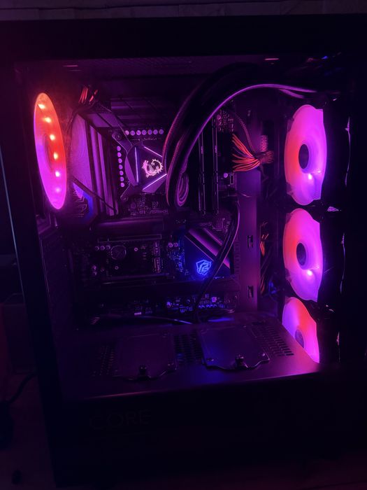 Мощно PC ASRock Gaming - Intel i9 с водно, 32TB DDR5, 1TB m.2 SSD