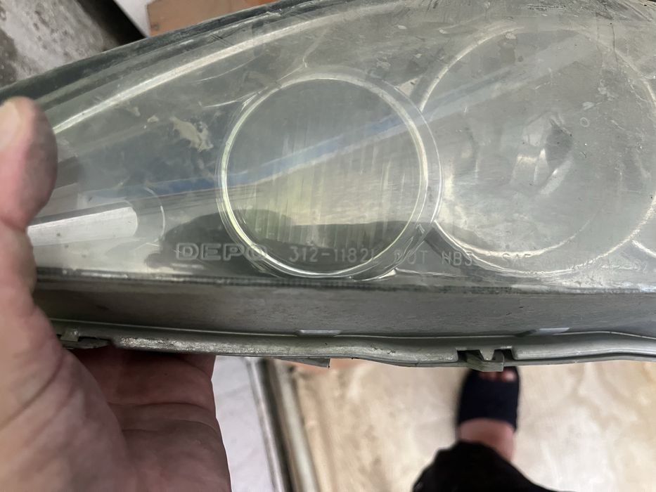 Продам фару от камри 35